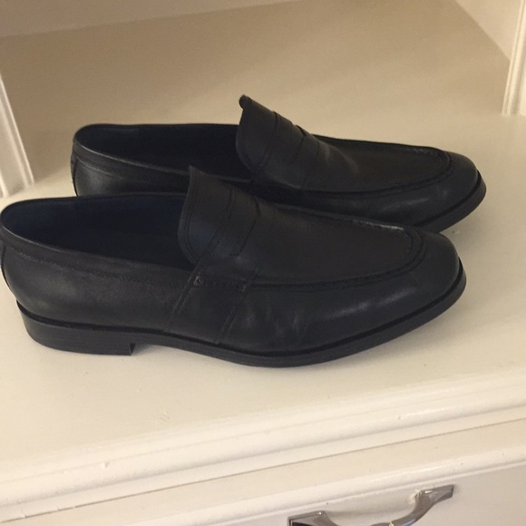 Like New Cole Haan Grand OS Only worn twice. - Picture 2 of 6